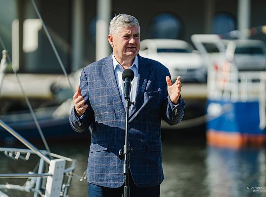 Nowy falochron dla puckiego portu. Podpisano umowę, dzięki której port będzie bezpieczniejszy i bardziej funkcjonalny.