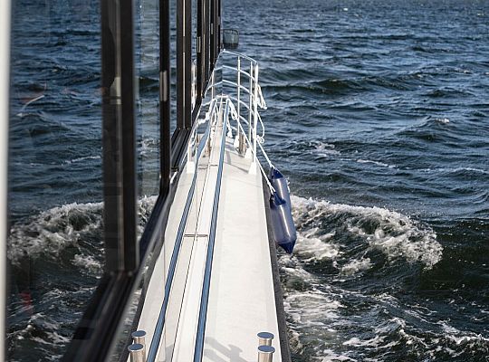 10.10.2025 na wodach Zatoki Puckiej odbyły się testy elektrycznego tramwaju wodnego